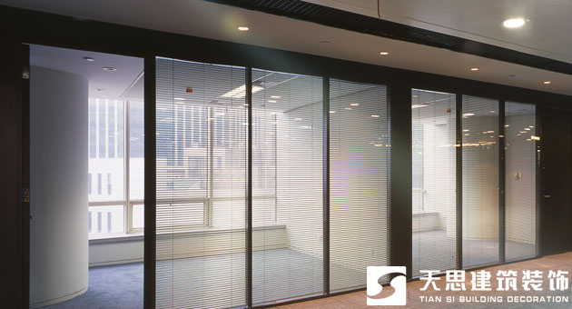 <a href=http://www.yunchigear.com.cn/ target=_blank class=infotextkey>合肥辦公室裝修</a>玻璃